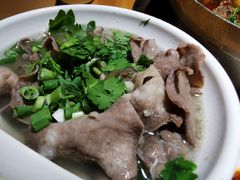 -大众跷脚牛肉馆·非遗传承单位(峨眉山店)