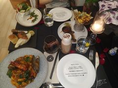 -Mark&Mars Restaurant