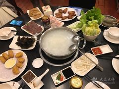 -吉友粥底火锅(方斜路店)