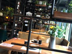 -临界音乐酒馆·小龙虾·江湖菜(华熙LIVE·鱼洞店)