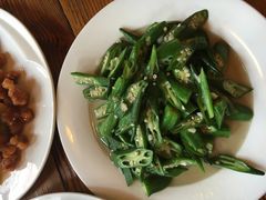 蒜蓉秋葵-闯关东东北农家菜(崂山石老人店)