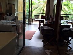 -三亚湾海居铂尔曼度假酒店