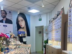 -天空之镜眼镜店蔡司依视路配镜授权零售店(望京颐堤港店)