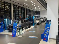 -上海宝信宝马4S店