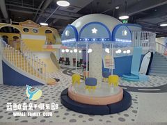-蓝鲸奇亲子游泳俱乐部