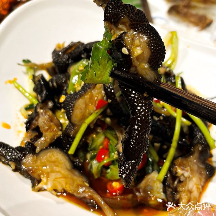 人均100不到|||自助烤全羊[调皮]我怕是要吃吐了