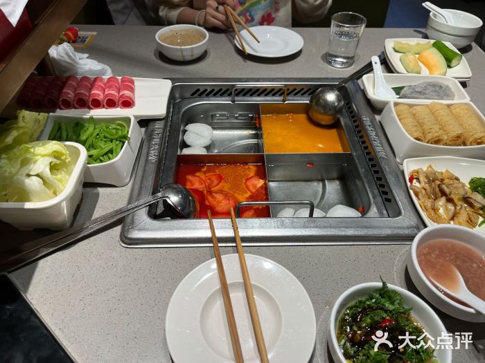 海底捞火锅(昌平路劲世界城店)番茄锅底图片