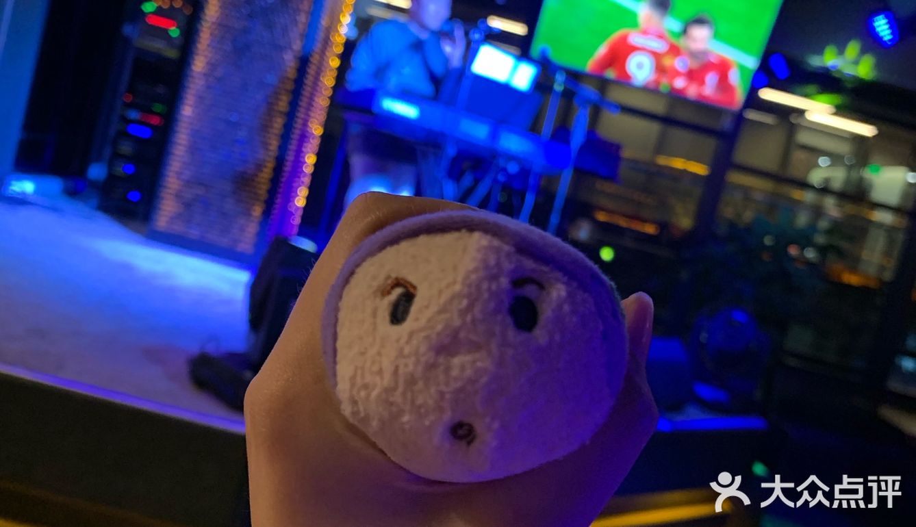 喜欢餐饮加上酒吧的组合