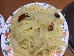 酸辣土豆丝-清真·老门框爆肚涮肉·中华老字号(丰管路店)