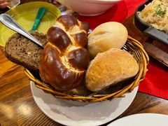 面包筐-申德勒加油站餐厅(三里屯北小街店)
