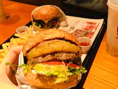 -The Habit Burger Grill 哈比特汉堡(复兴soho店)