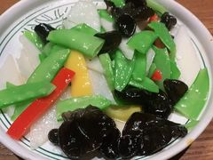 -云海肴·汽锅鸡·云南菜(天山百盛优客店)