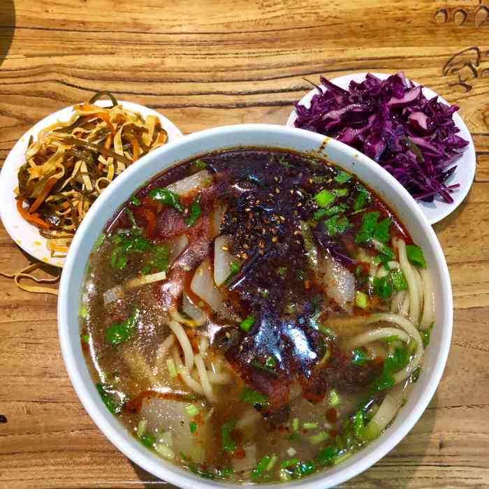 思泊湖牛肉面(上尚宅店)-"到了甘肃 才发现面条可以分八种 毛细 ..."-