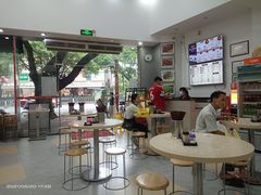 大堂-银记肠粉店(市二宫店)