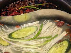 -钢管厂五区小郡肝串串香(滨江店)