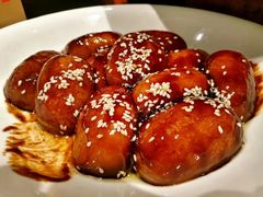 -帅巴人舅母子腊蹄民俗村