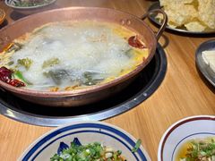 -洱火云南酸菜牛肉火锅(石景山当代商城店)