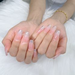 -七彩虹美甲美睫 半永久