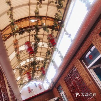 来附近摘葡萄，再大众点评上搜的店，特别不错