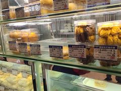 -白玉兰食品甜凤店(合生汇店)