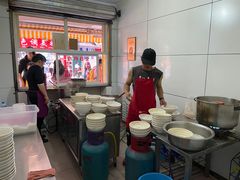 -文山荷鲜居(翠湖店)