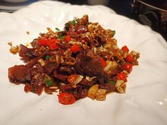 白辣椒炒腊牛肉-凤凰湘语·海派湘菜(浦东旗舰店)