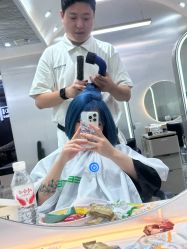 -Tloml salon