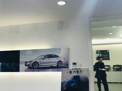 -上海宝信宝马4S店