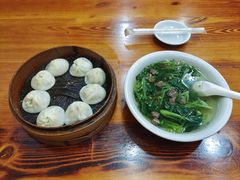 -上海特色小笼店(铁岭路90弄小区店)