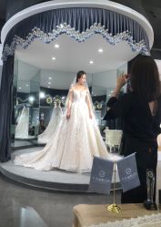 点击看大图 -艾米丽婚纱礼服