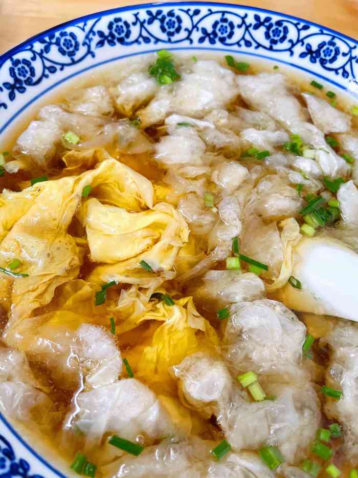 沈聪手工汤包-"早上特意来这家店吃早饭~嵊州管馄饨叫汤.