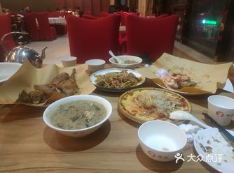 小姐姐们很贴心的，随时关注你的需求