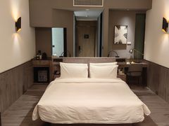 -上海虹桥中心爱琴海亚朵S酒店