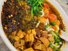 焖肉小锅米线-半山腰·云南菜(侨福芳草地店)
