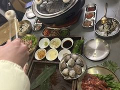 -围炉肉舍•炭烤活鳗•丹东海鲜烤肉(步行街店)