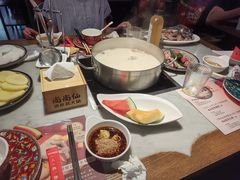 -尚尚仙·酸汤猪手·猪肚鸡火锅(华联万柳购物中心店)