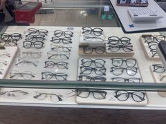 -美式眼镜·授权蔡司.依视路.尼康.豪雅.明月(南翔印象城店)