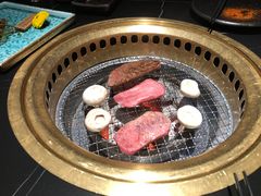 -山川小町·极番烧肉(新地假日广场店)