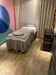 -PE SALON