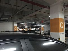 -万象城-停车场