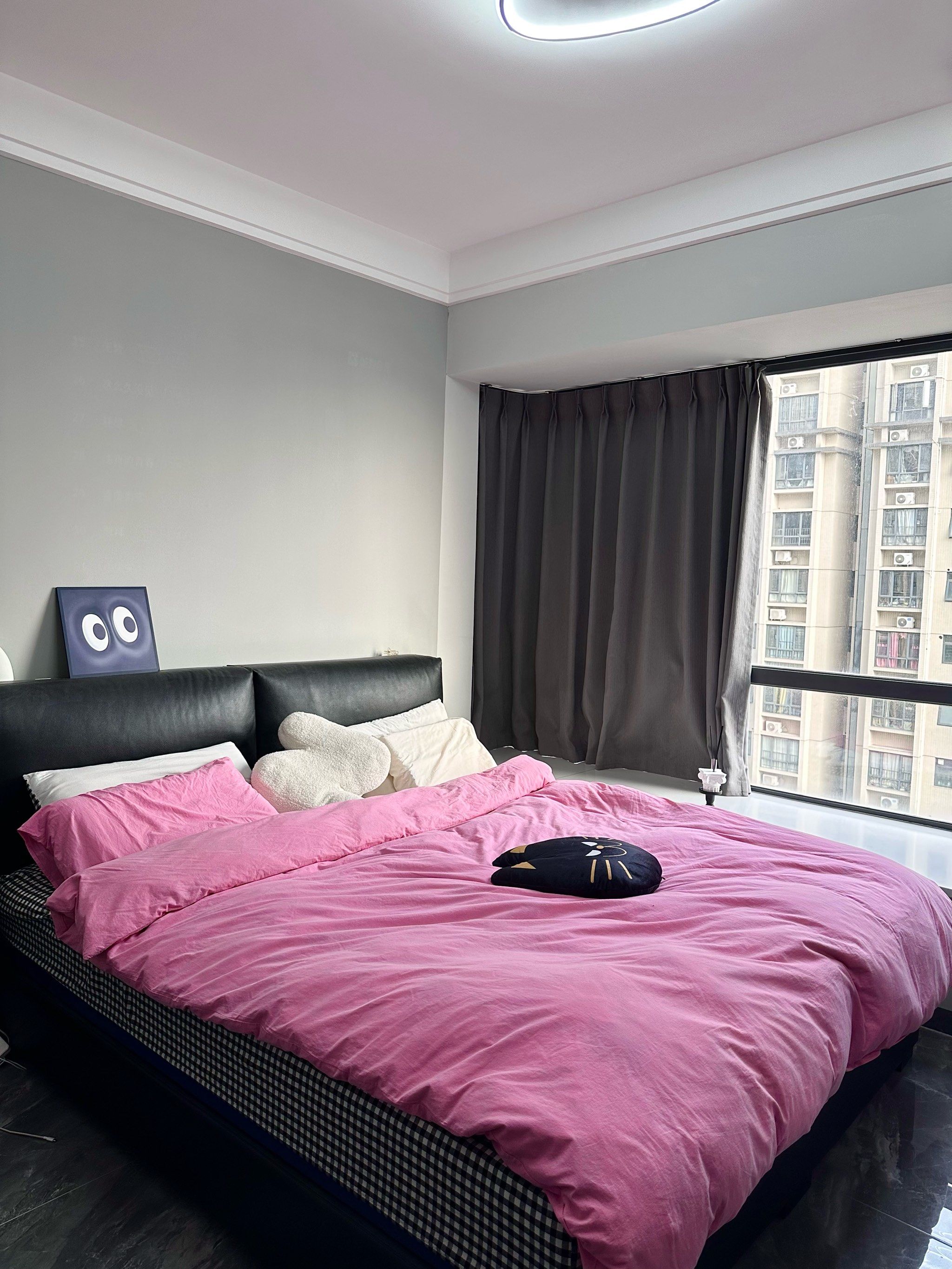 我的小卧室!真美好!🛏️