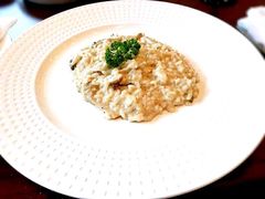 -香格里拉鱼跃地中海西餐厅·牛排披萨