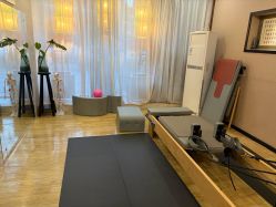 -威思丽高温瑜伽会馆