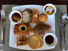 -三亚湾海居铂尔曼度假酒店