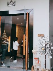 -十六番发型师事务所