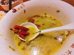 -渝是乎酸菜鱼·川渝小炒(新世界百货望京店)