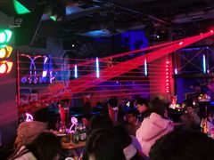 -UP嘻哈酒吧(粉巢店)