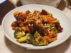 松仁爆三鲜-小吊梨汤·北京菜·烤鸭(鸟巢店)