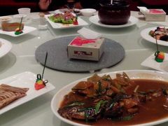 -幸福绿洲美食广场