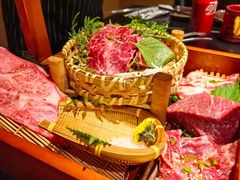 -山川小町·极番烧肉(新地假日广场店)